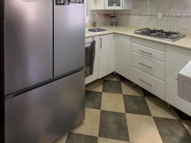 AMPLIO DEPTO CON TERRAZA EXCELENTES CONDICIONES