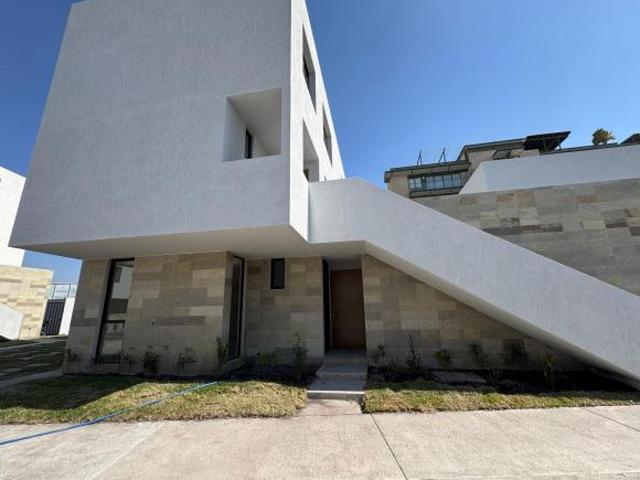 Departamento Duplex en Venta 2 recamaras jardín 133m2, Cumbres del Lago GPT1675