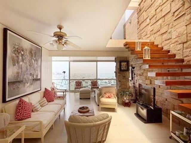 Departamento Dúplex en Venta en Ancón