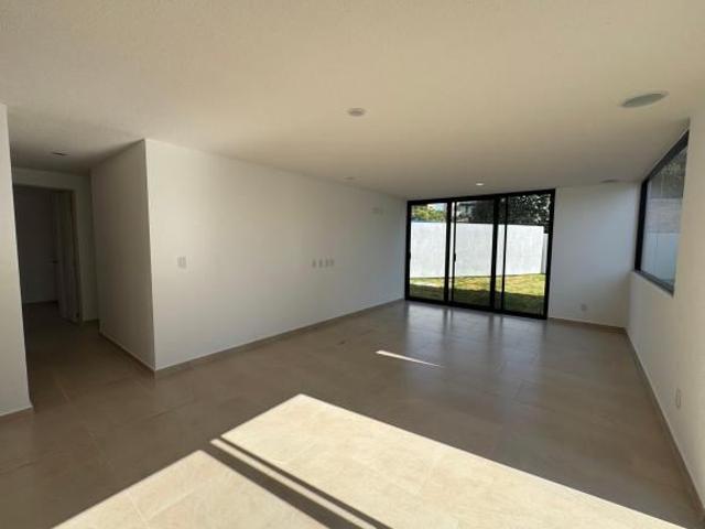 Departamento en Venta 2 recamaras y jardín de 133m2, Cumbres del Lago GPT1675