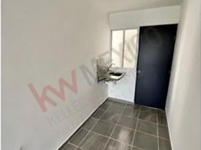 DEPARTAMENTO EN VENTA EN TERCER PISO AL ORIENTE DE LA CIUDAD