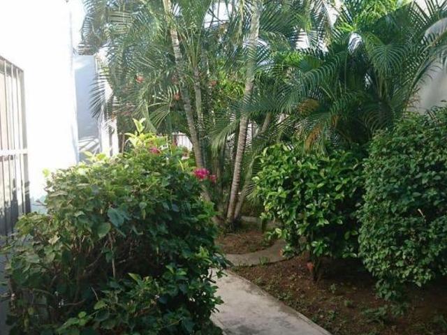 Departamentos y local en venta uso de suelo mixto