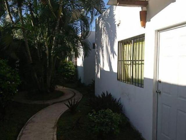 Departamentos y local en venta uso de suelo mixto