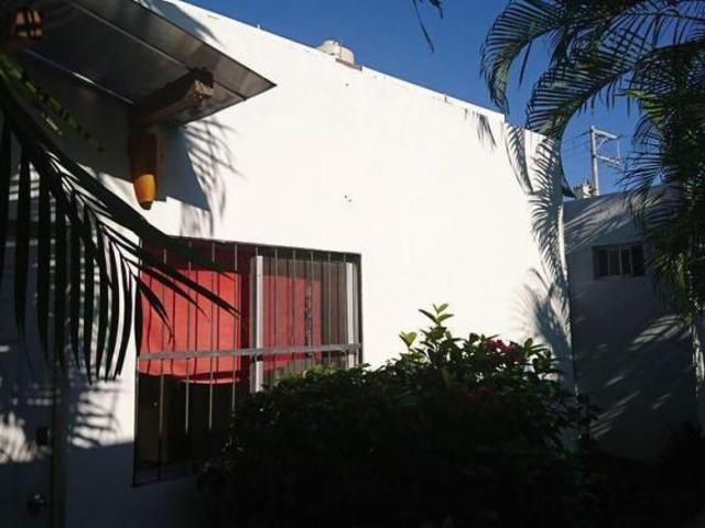Departamentos y local en venta uso de suelo mixto