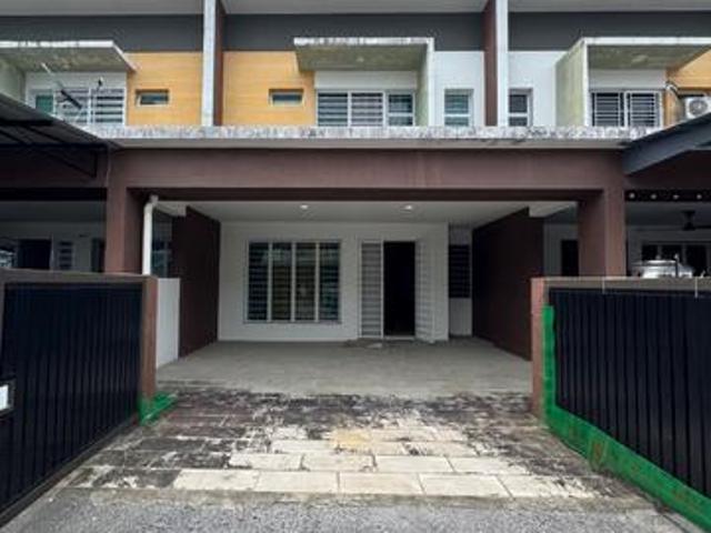 Terraced House for sale in Kuching, Bahagian Kuching