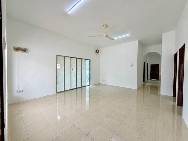 Residential House for sale in Tanjong Sepat, Selangor
