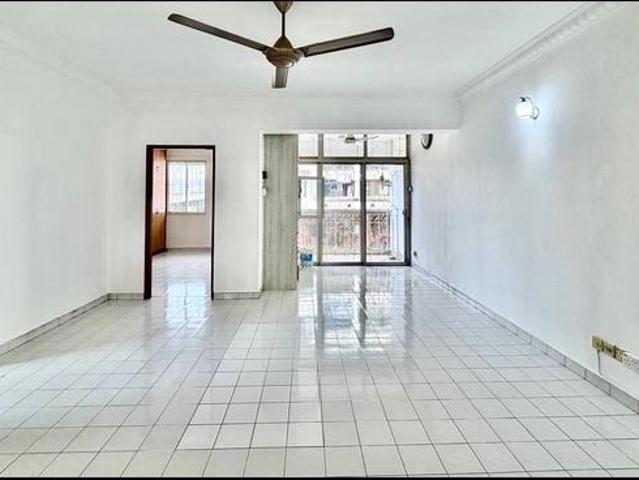 Apartment for sale in Country Heights Damansara, Kuala Lumpur