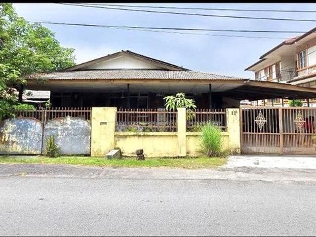 Bungalow for sale in Langat, Selangor