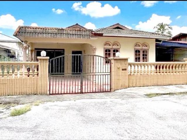 Bungalow for sale in Langat, Selangor