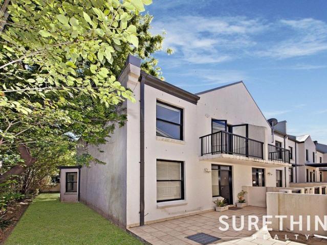 Townhouse for rent in Sydney, New South Wales