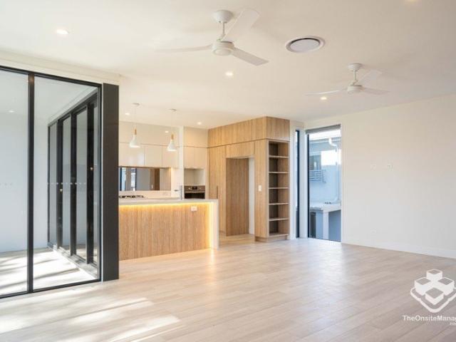 Townhouse for rent in Toombul, Queensland