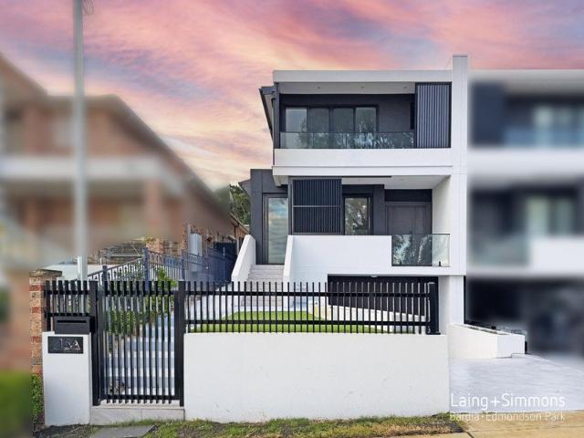 Duplex for rent in Sydney, New South Wales
