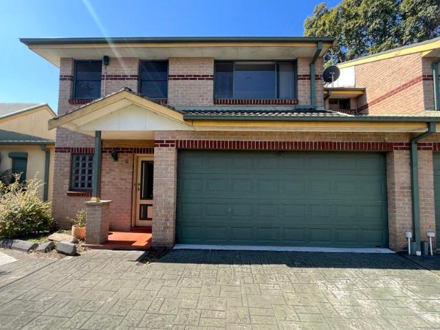 Townhouse for rent in Sydney, New South Wales