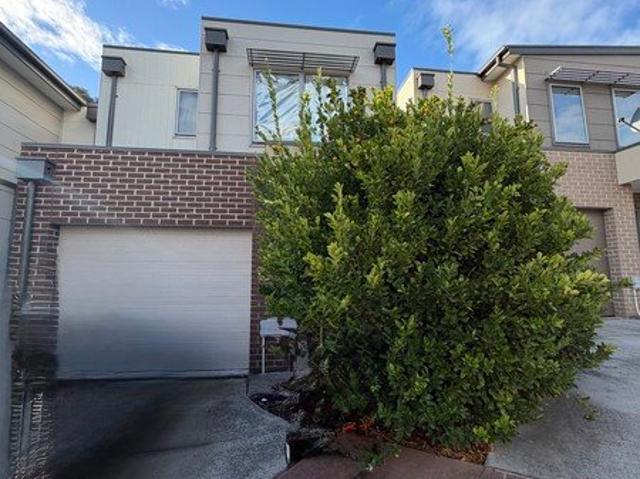 Townhouse for rent in Camerons Creek, Victoria