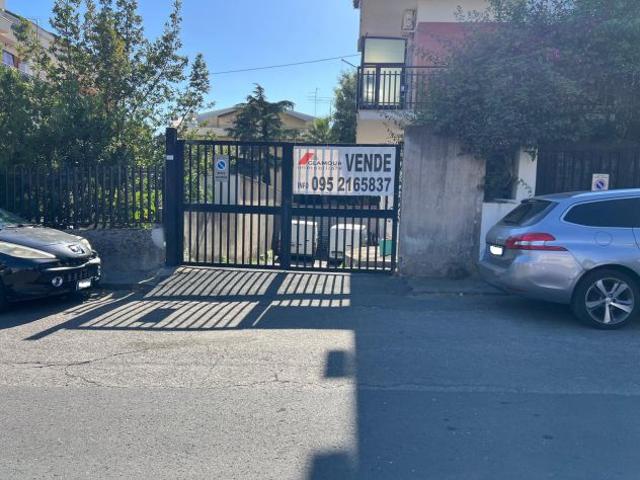 Capannone in vendita a Sant'agata Li Battiati, Sicilia