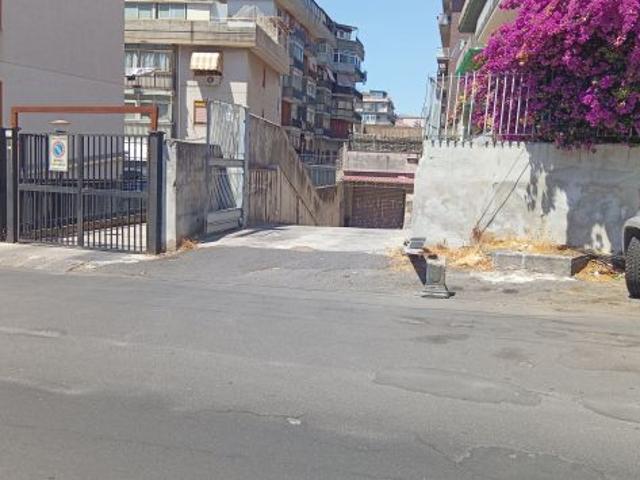 Capannone in affitto a Monte Po-Nesima-San Leone-Rapisardi, Catania