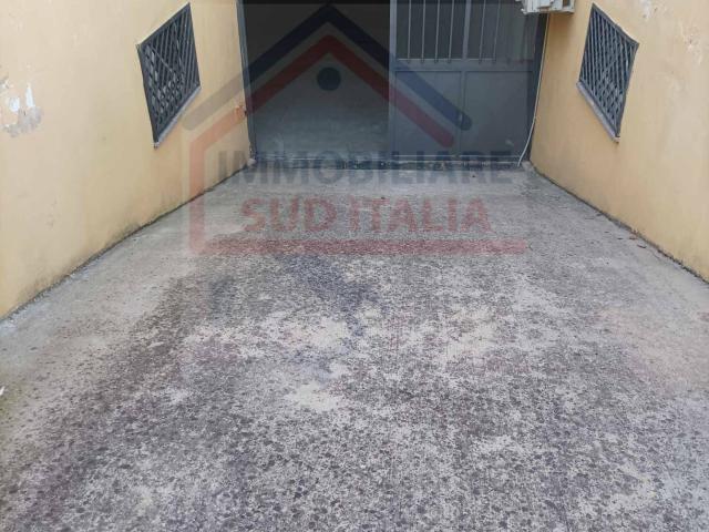 Capannone in affitto a Giugliano In Campania, Campania