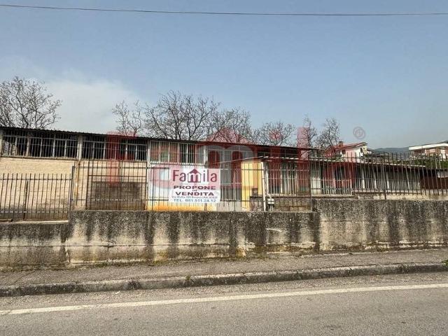 Capannone in vendita a Avella, Campania