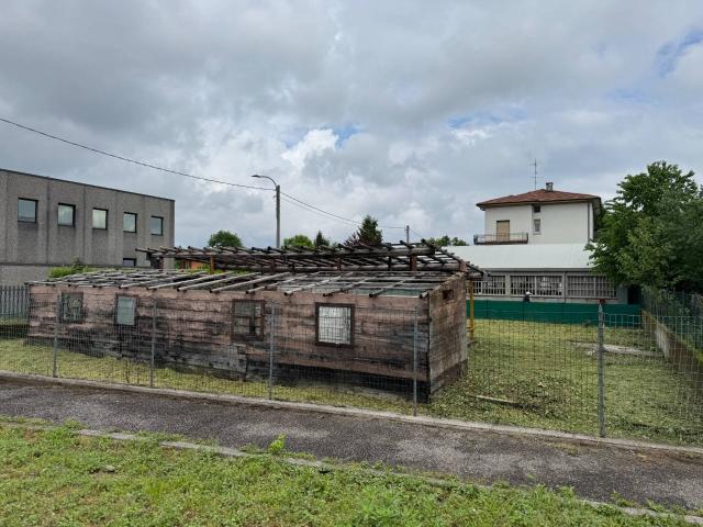 Capannone in vendita a Azzate, Lombardia