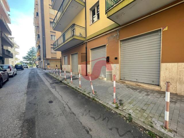 Capannone in vendita a Città 2000, Benevento