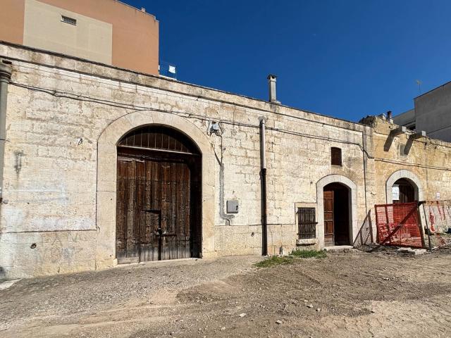 Capannone in vendita a Puglia, Barletta-andria-trani