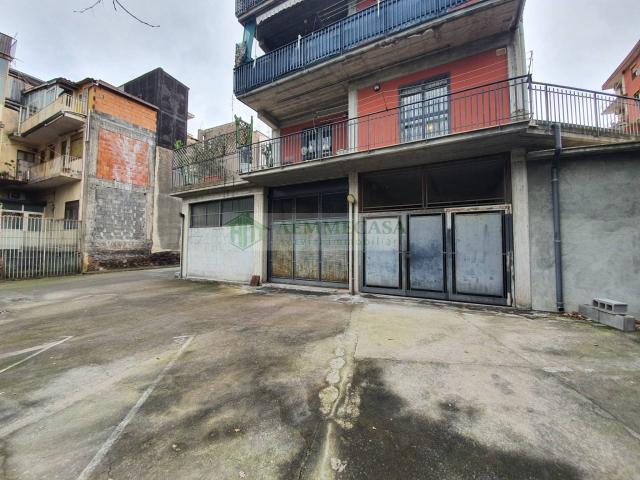 Capannone in vendita a Picanello-Ognina-Barriera-Canalicchio, Catania