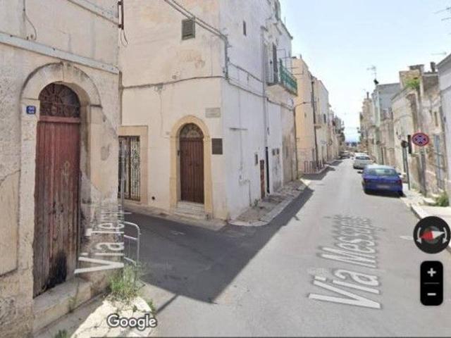 Locale Commerciale in vendita a Puglia, Taranto