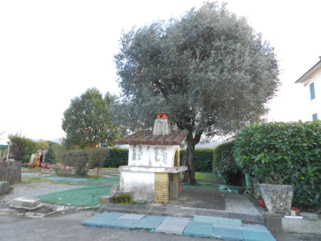Capannone in vendita a Corte Dovichetti, Bagni Di Lucca Ponte