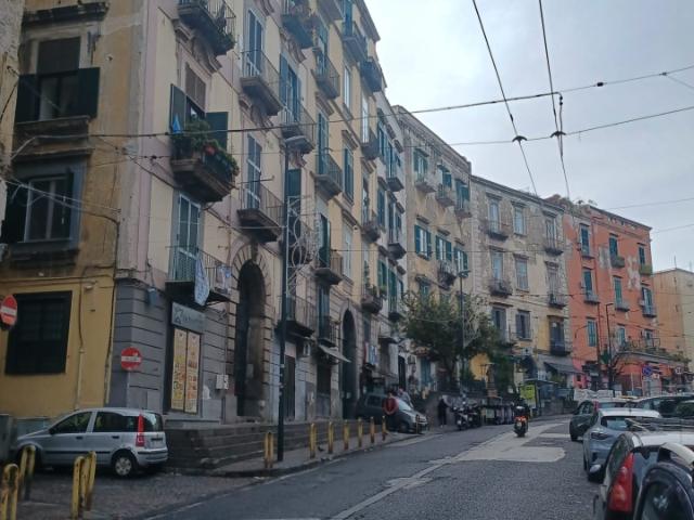 Locale Commerciale in vendita a Municipalità 2, Campania