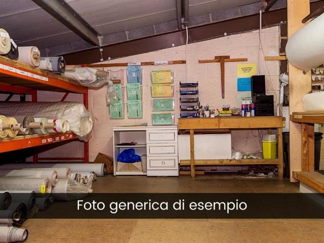 Locale Commerciale in vendita a Ragusa, Sicilia