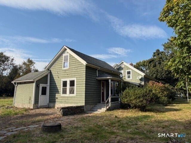House for sale in Wauregan Station, Plainfield