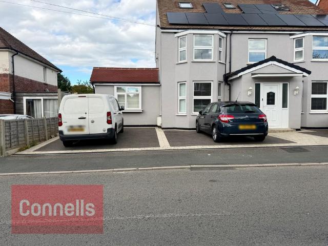 Apartment for rent in Roffey, Horsham