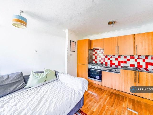 House for rent in London Borough of Lewisham, Deptford