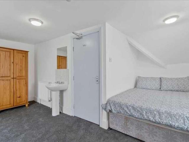 Room for rent in Greenbank, Plymouth