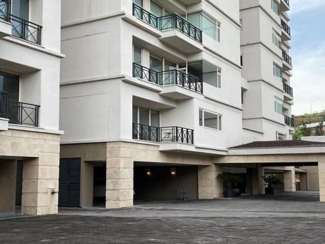 Deptos.Venta con terrazas en dos niveles en Encinares, en Bosque Real