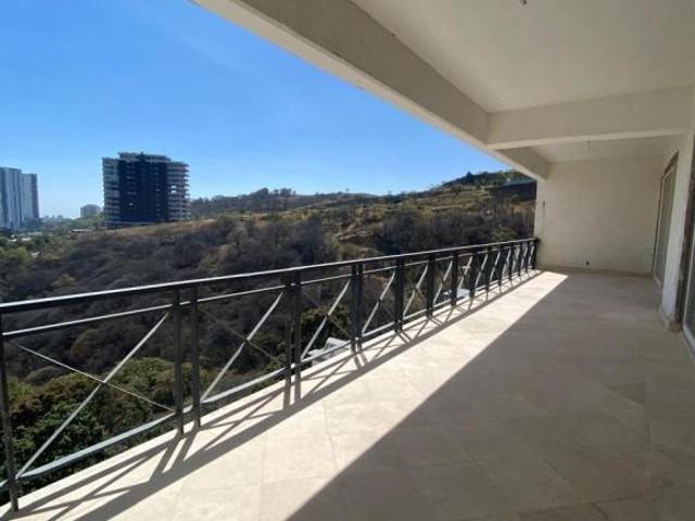 Deptos.Venta con terrazas en dos niveles en Encinares, en Bosque Real