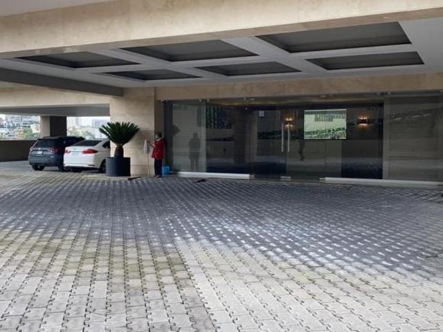 Deptos.Venta con terrazas en dos niveles en Encinares, en Bosque Real