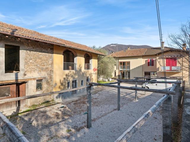 Reihenfamilienhaus kaufen in Coldrerio, Tessin