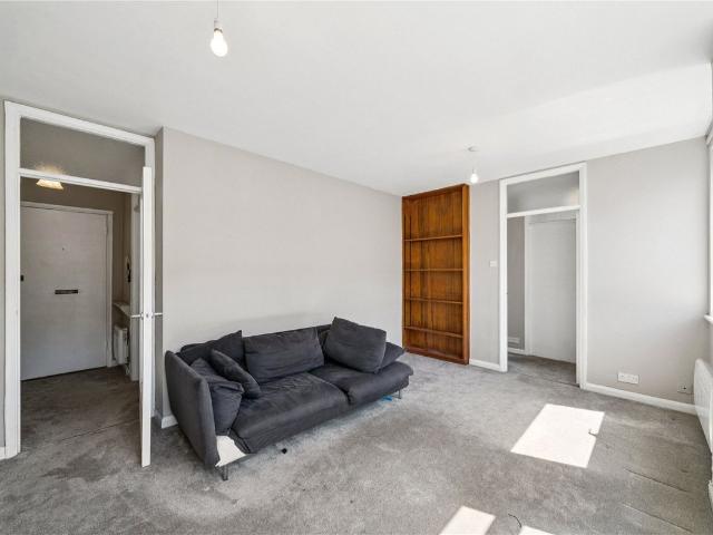 Apartment for rent in North Sheen, Greater London