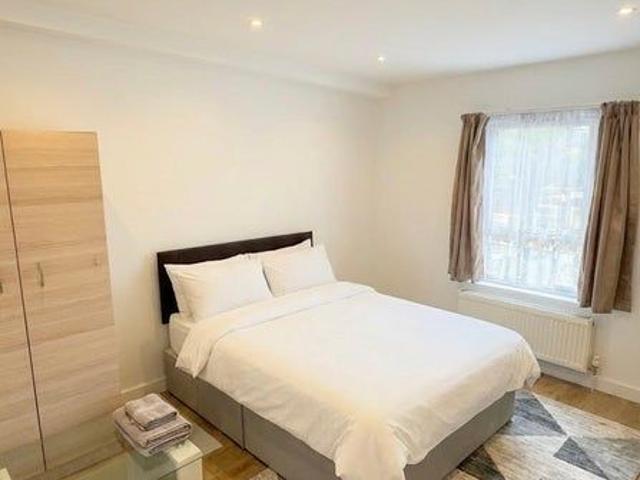 Room for rent in Plashet, Greater London
