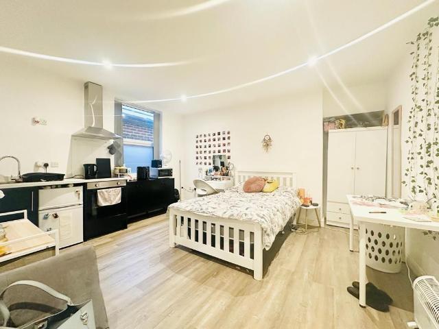 Studio for rent in Old Lenton, Haddon