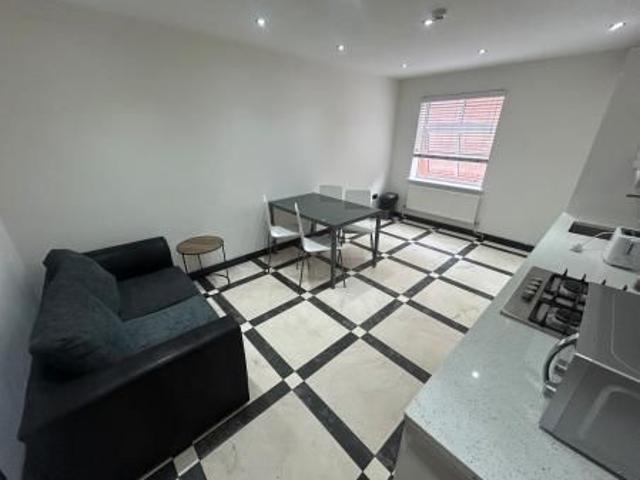Apartment for rent in Horninglow and Eton, Beamhurst