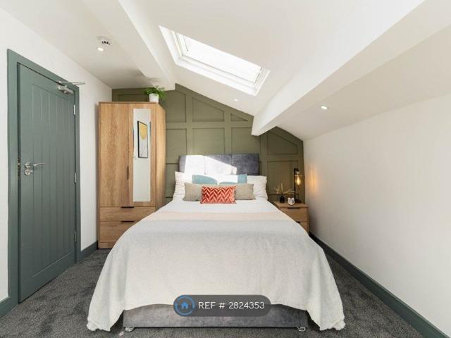 Room for rent in Hollinwood, Pendock