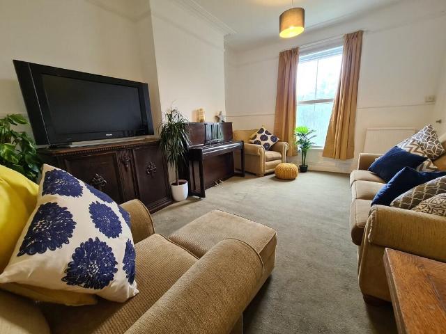 House for rent in Heigham Grove, East Bank