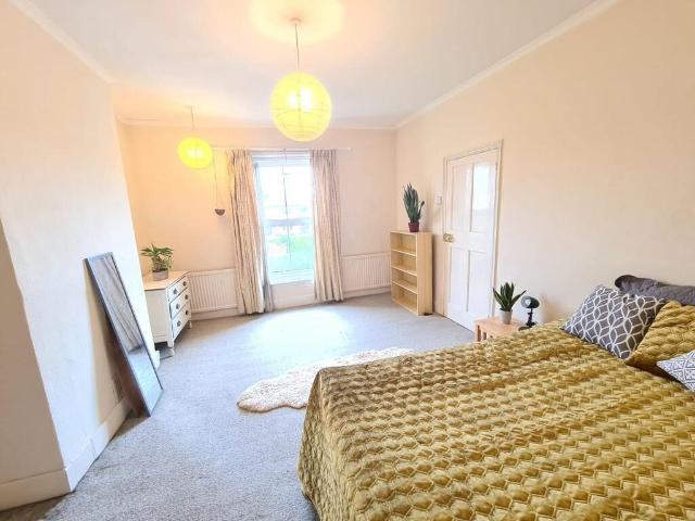 House for rent in Heigham Grove, East Bank
