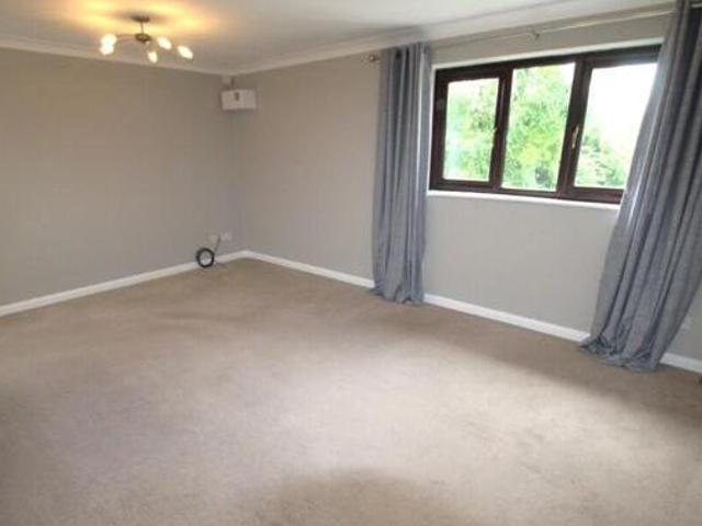 House for sale in Willesborough, Bridgefield