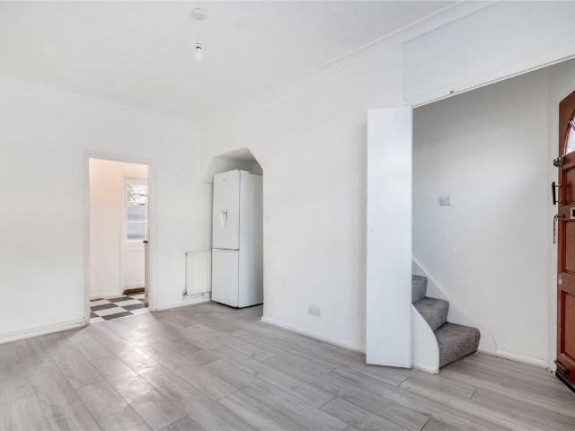 House for rent in Furzedown, Greater London