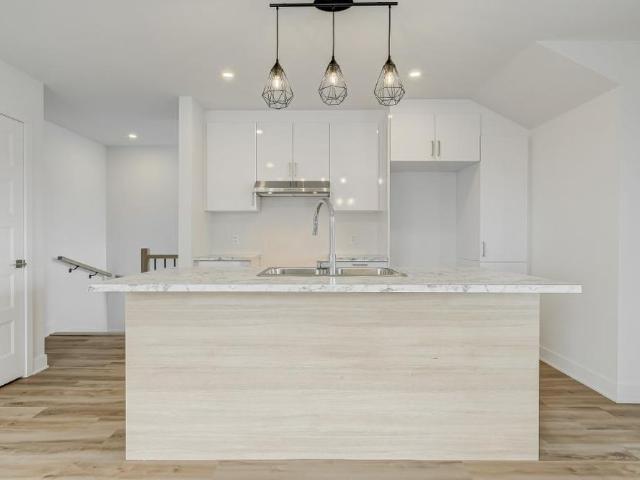 Apartment for rent in La Vallée-du-richelieu, Quebec
