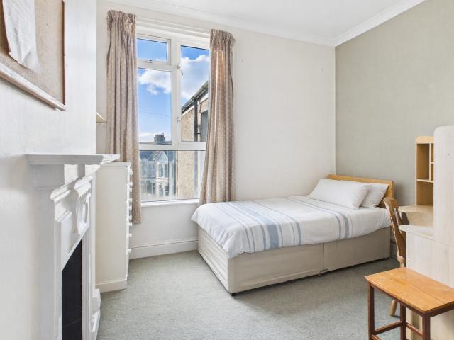 Room for rent in Greenbank, Mount Wise