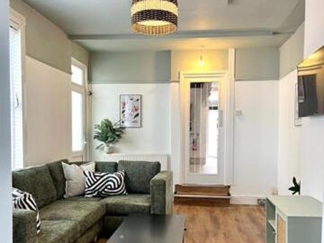 House for rent in Follaton, Strode